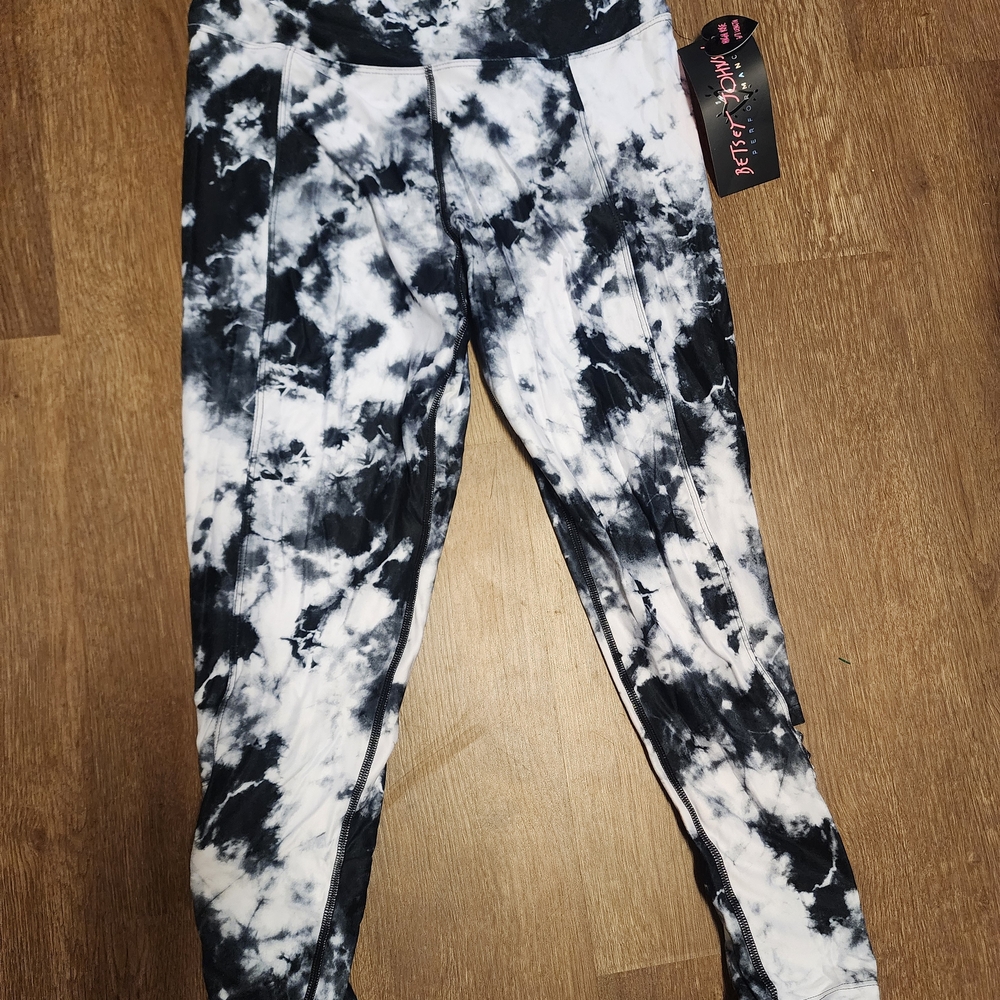 Betsey Johnson Black and White Tie-Dye Leggings